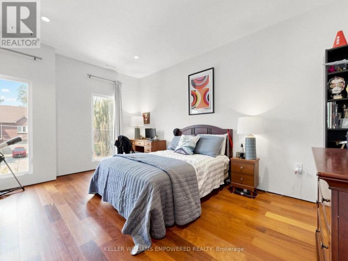49 FERGUS AVENUE, Richmond Hill (Oak Ridges Lake Wilcox), Ontario, L4E3C2