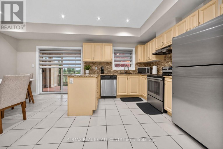 5 - 2530 COUNTRYSIDE DRIVE, Brampton (Sandringham-Wellington North), Ontario, L6R3T4