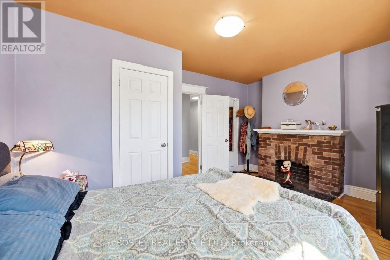 45 ALTON AVENUE, Toronto (South Riverdale), Ontario, M4L2M3