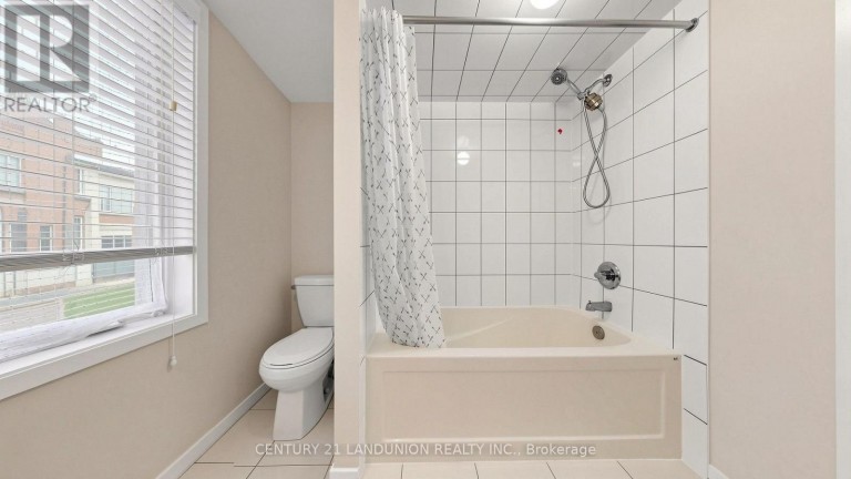 107 - 600 ALEX GARDNER CIRCLE, Aurora (Aurora Village), Ontario, L4G3G5