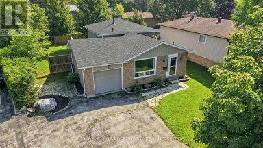 32 COURTICE CRESCENT Collingwood Ontario photo 1
