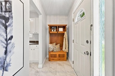 32 COURTICE CRESCENT Collingwood Ontario photo 3
