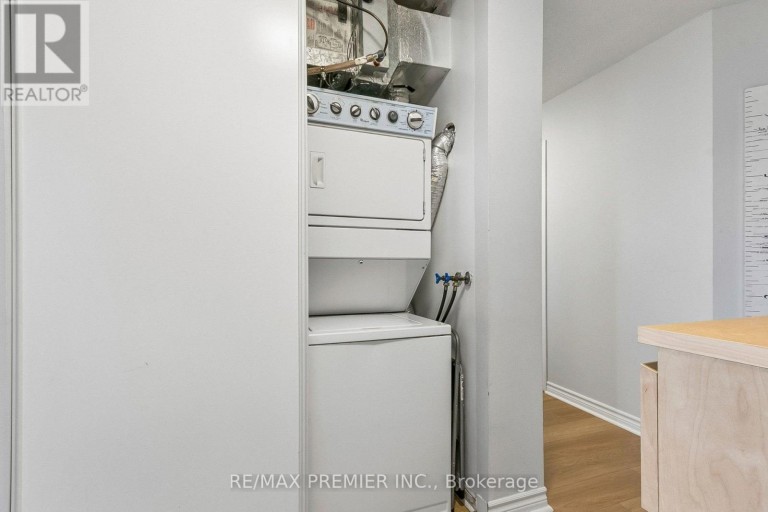 2152 - 105 GEORGE APPLETON WAY, Toronto (Downsview-Roding-CFB), Ontario, M3M0A2