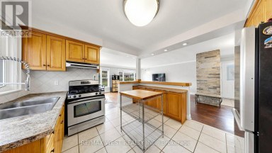32 ALLONSIUS DRIVE Toronto (Eringate-Centennial-West Deane) Ontario photo 13