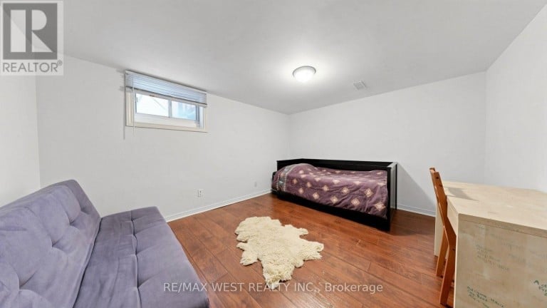 32 ALLONSIUS DRIVE, Toronto (Eringate-Centennial-West Deane), Ontario, M9C3N5