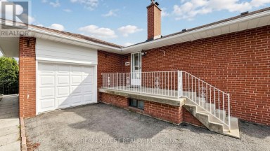 32 ALLONSIUS DRIVE Toronto (Eringate-Centennial-West Deane) Ontario photo 4