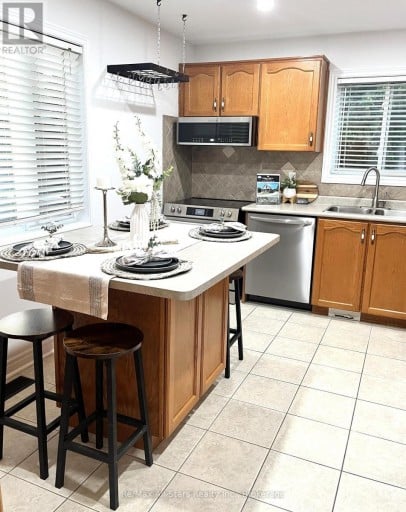 48 BRULE LAKEWAY, Georgina (Sutton & Jackson's Point), Ontario, L0E1L0