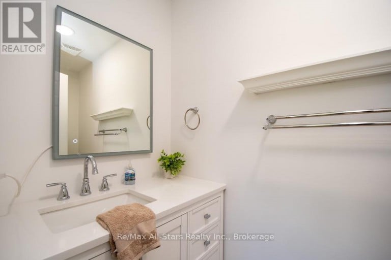 48 BRULE LAKEWAY, Georgina (Sutton & Jackson's Point), Ontario, L0E1L0
