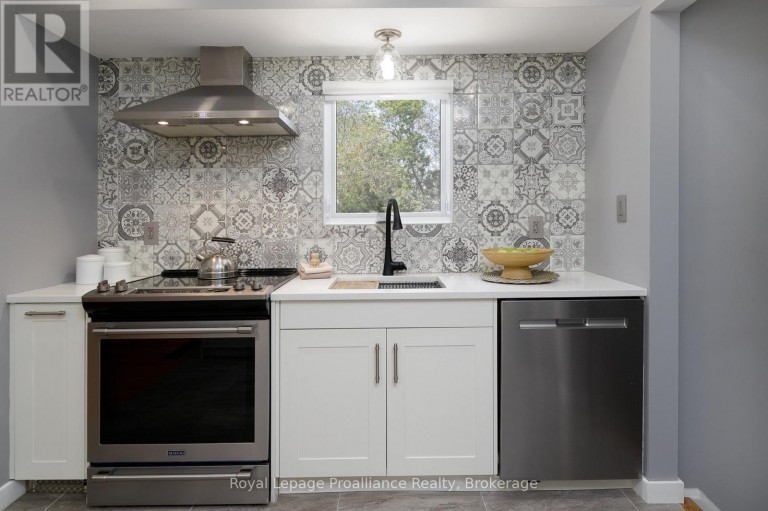 112 PROSPECT HILL, Quinte West (Trenton Ward), Ontario, K8V2V3