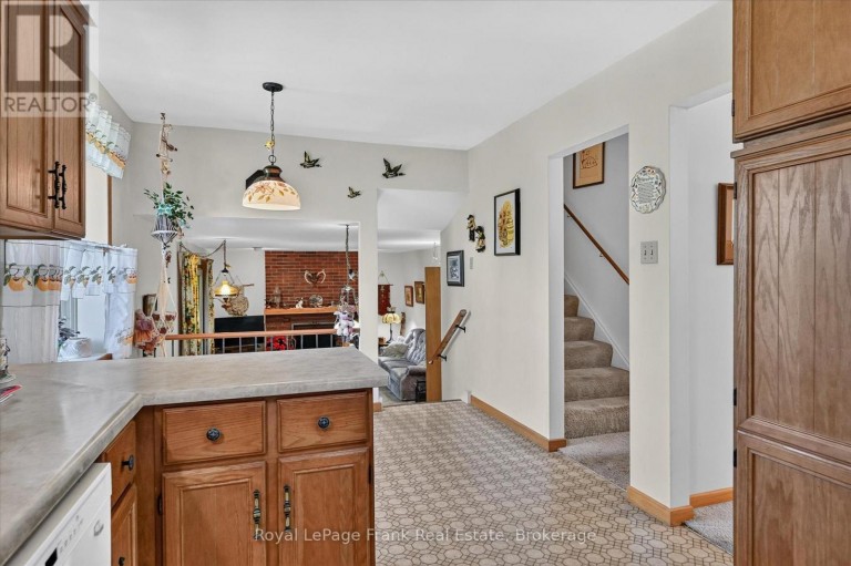 87 OAKWOOD CRESCENT, Peterborough (Monaghan Ward 2), Ontario, K9J1N2
