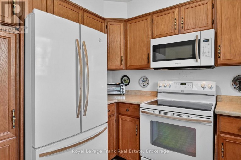 87 OAKWOOD CRESCENT, Peterborough (Monaghan Ward 2), Ontario, K9J1N2