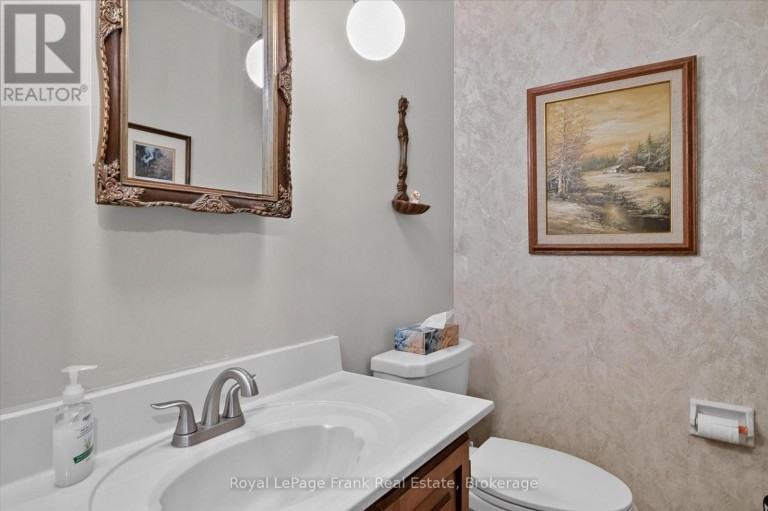 87 OAKWOOD CRESCENT, Peterborough (Monaghan Ward 2), Ontario, K9J1N2
