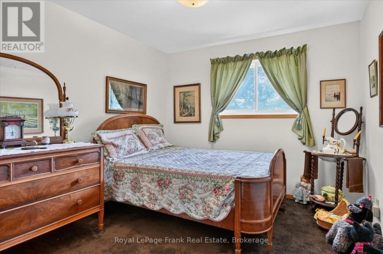 87 OAKWOOD CRESCENT, Peterborough (Monaghan Ward 2), Ontario, K9J1N2