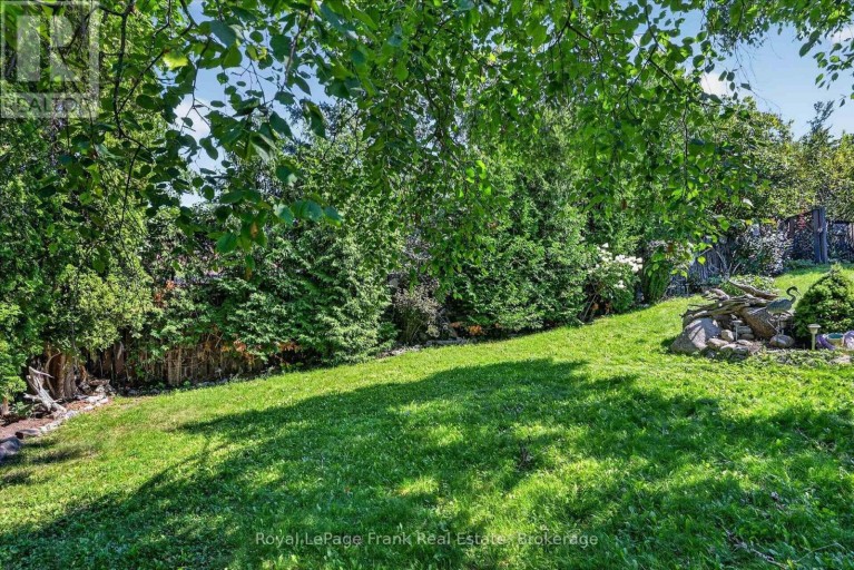 87 OAKWOOD CRESCENT, Peterborough (Monaghan Ward 2), Ontario, K9J1N2