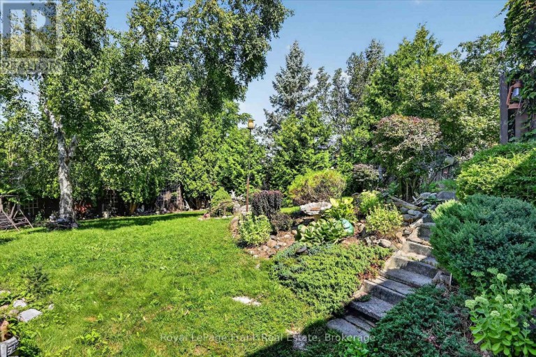 87 OAKWOOD CRESCENT, Peterborough (Monaghan Ward 2), Ontario, K9J1N2
