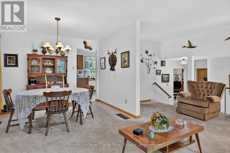 87 OAKWOOD CRESCENT, Peterborough (Monaghan Ward 2), Ontario, K9J1N2