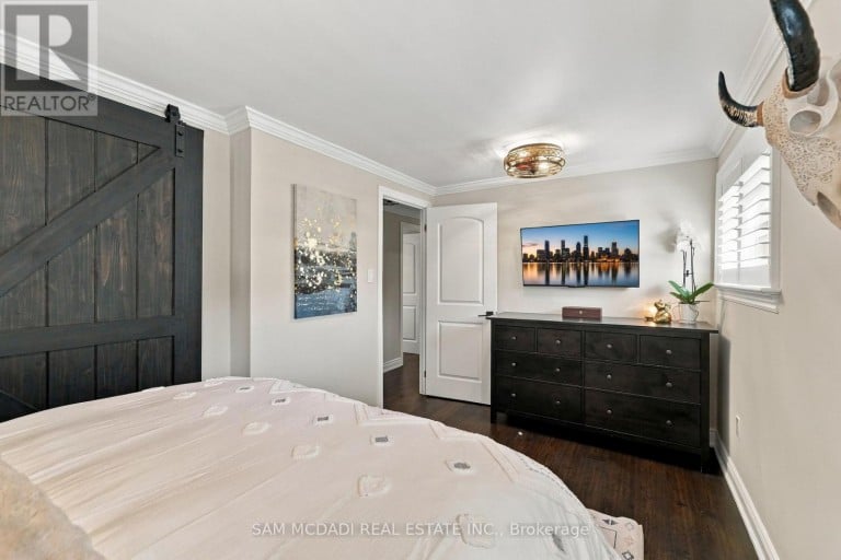 22 BYWOOD CRESCENT, Hamilton (Stoney Creek Mountain), Ontario, L8J1G8