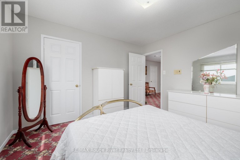 1106 RIDGE VALLEY DRIVE, Oshawa (Pinecrest), Ontario, L1K2E2