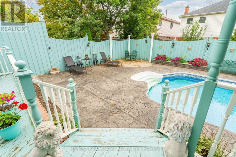 1106 RIDGE VALLEY DRIVE, Oshawa (Pinecrest), Ontario, L1K2E2