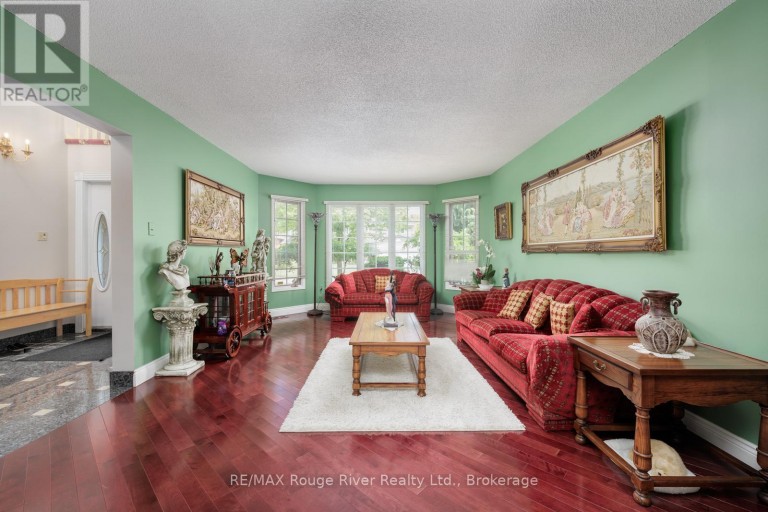 1106 RIDGE VALLEY DRIVE, Oshawa (Pinecrest), Ontario, L1K2E2