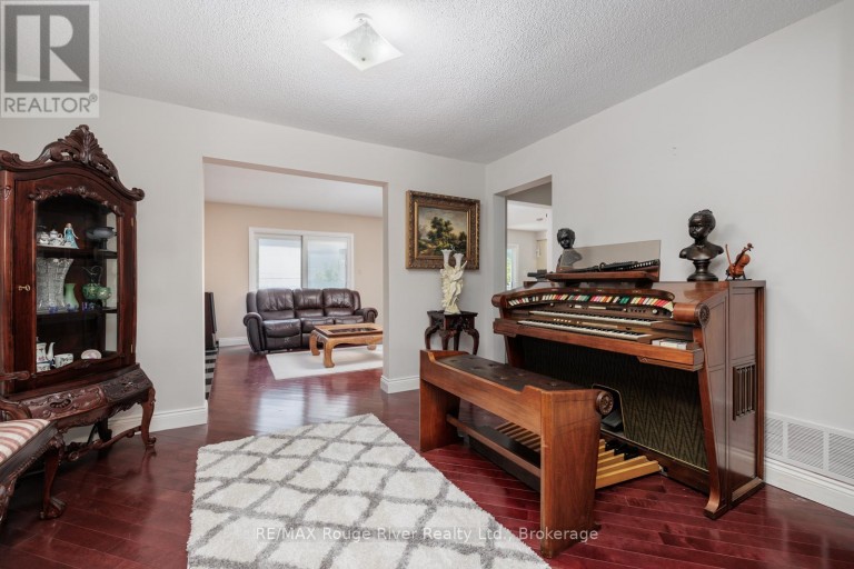 1106 RIDGE VALLEY DRIVE, Oshawa (Pinecrest), Ontario, L1K2E2