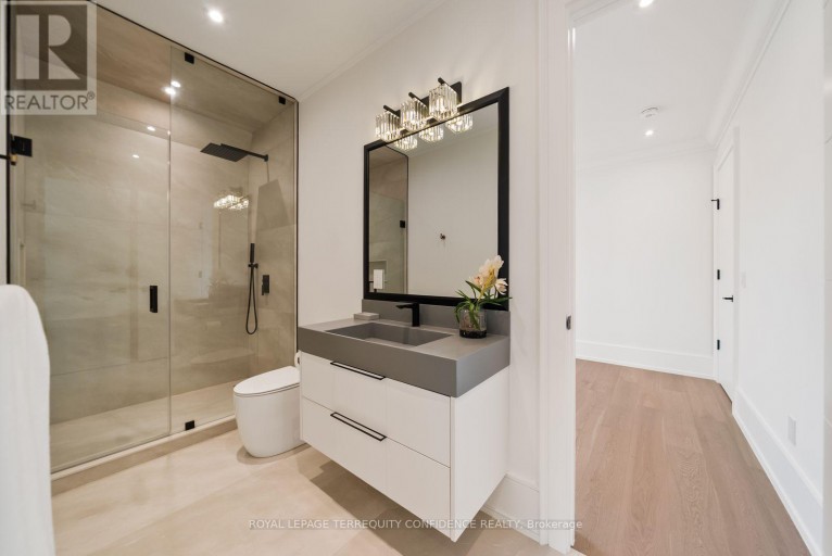 229 FLORENCE AVENUE, Toronto (Lansing-Westgate), Ontario, M2N1G7