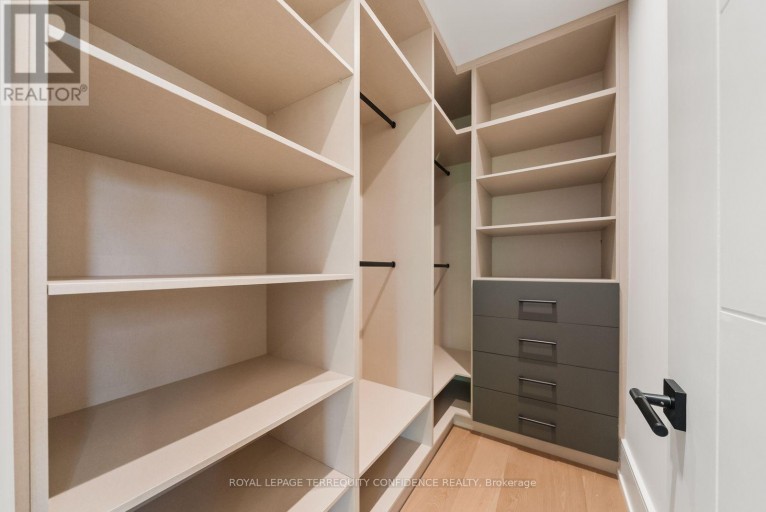 229 FLORENCE AVENUE, Toronto (Lansing-Westgate), Ontario, M2N1G7