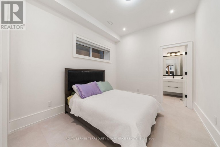 229 FLORENCE AVENUE, Toronto (Lansing-Westgate), Ontario, M2N1G7