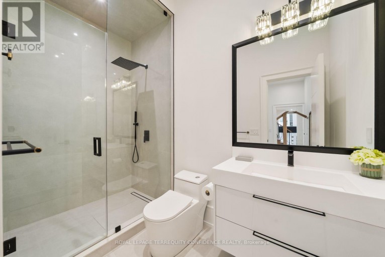229 FLORENCE AVENUE, Toronto (Lansing-Westgate), Ontario, M2N1G7