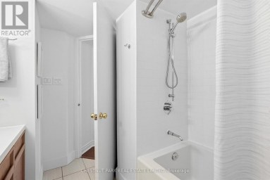211 - 65 SCADDING AVENUE Toronto (Waterfront Communities) Ontario photo 16