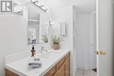 211 - 65 SCADDING AVENUE Toronto (Waterfront Communities) Ontario photo 18