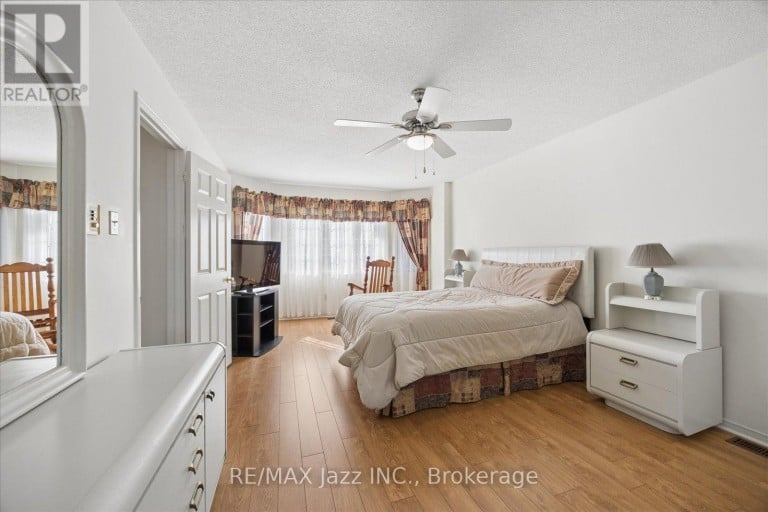 894 GRANDVIEW STREET N, Oshawa (Pinecrest), Ontario, L1K2E3