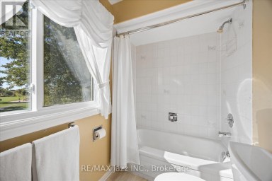894 GRANDVIEW STREET N Oshawa (Pinecrest) Ontario photo 23