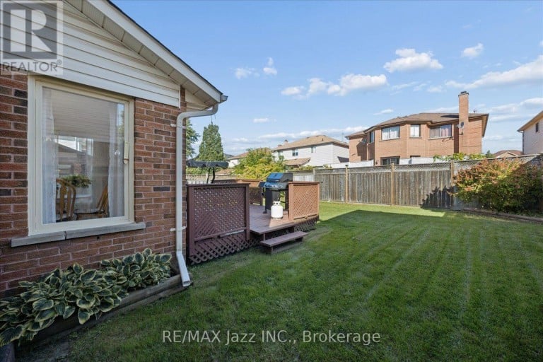 894 GRANDVIEW STREET N, Oshawa (Pinecrest), Ontario, L1K2E3
