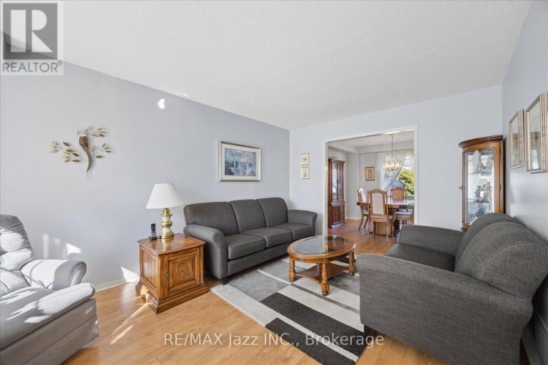 894 GRANDVIEW STREET N, Oshawa (Pinecrest), Ontario, L1K2E3