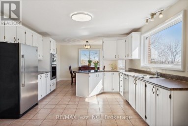 8733 LESKARD ROAD Clarington Ontario photo 10