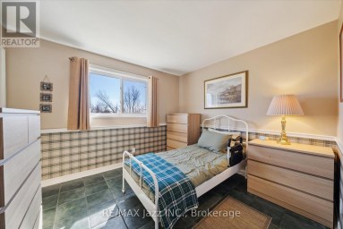8733 LESKARD ROAD Clarington Ontario photo 18