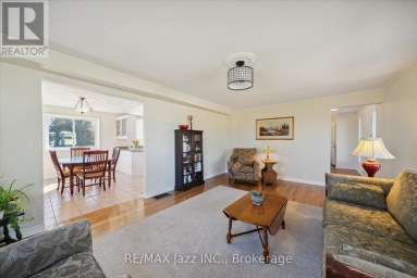 8733 LESKARD ROAD Clarington Ontario photo 6