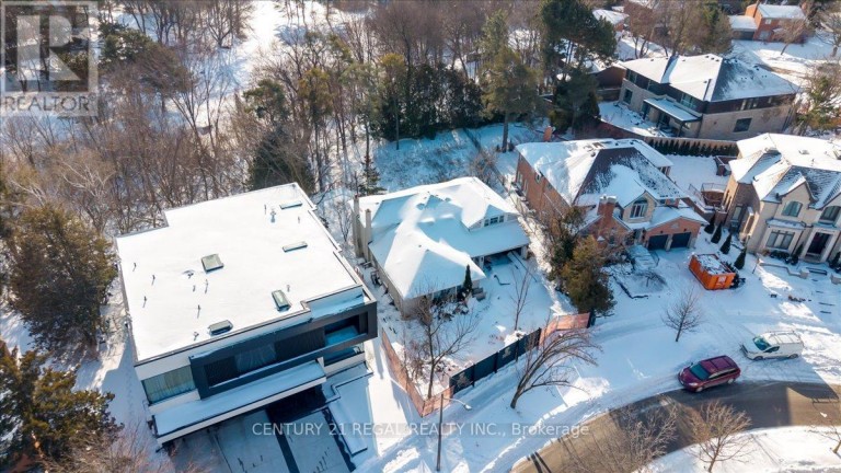 11 MONTRESSOR DRIVE, Toronto (St. Andrew-Windfields), Ontario, M2P1Y9