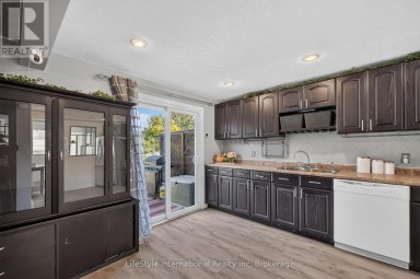 18 CAMROSE COURT Kitchener Ontario photo 9