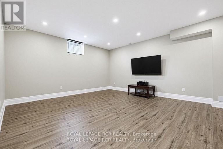 19 SKELTON STREET, Mono, Ontario, L9W6W9