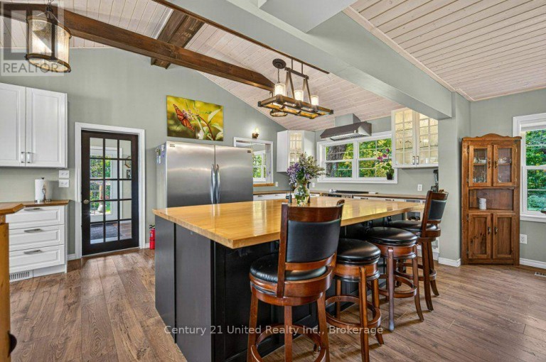 37 NORTHEY'S BAY ROAD, North Kawartha, Ontario, K0L3E0