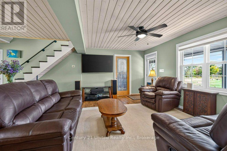 37 NORTHEY'S BAY ROAD, North Kawartha, Ontario, K0L3E0