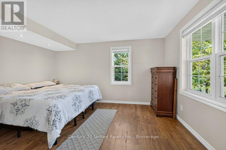 37 NORTHEY'S BAY ROAD, North Kawartha, Ontario, K0L3E0