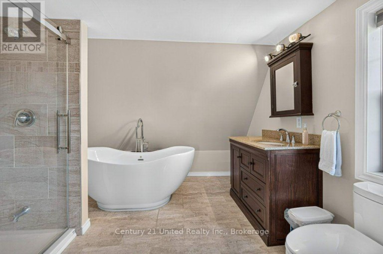 37 NORTHEY'S BAY ROAD, North Kawartha, Ontario, K0L3E0