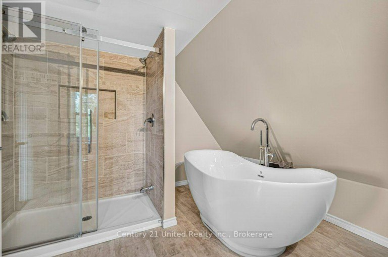 37 NORTHEY'S BAY ROAD, North Kawartha, Ontario, K0L3E0