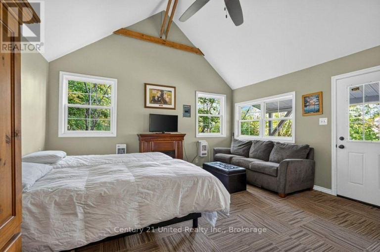 37 NORTHEY'S BAY ROAD, North Kawartha, Ontario, K0L3E0