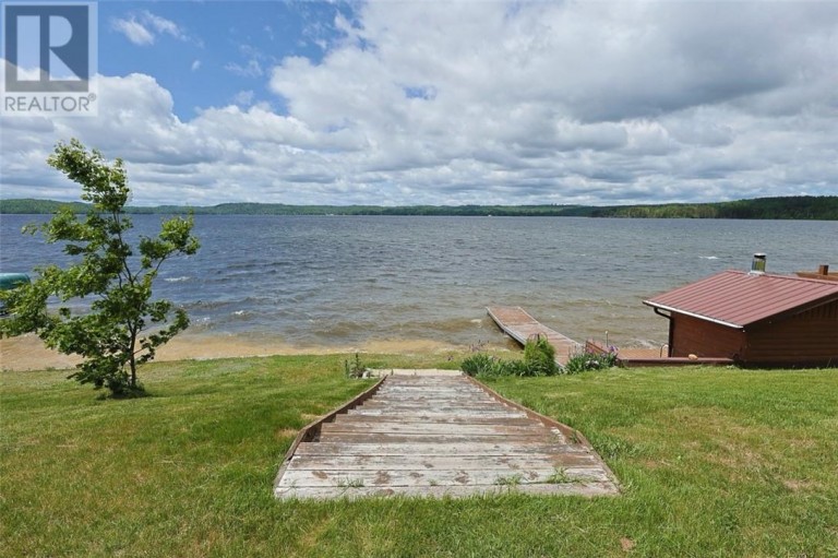 42 Elk's Club Road, Onaping, Ontario (id 2130619)