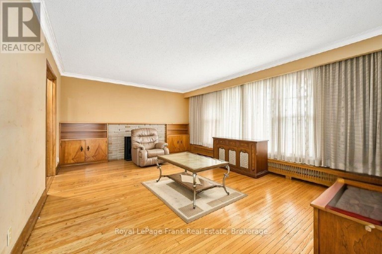 1535 DUNDAS STREET E, Whitby (Blue Grass Meadows), Ontario, L1N2K6