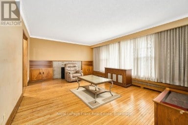 1535 DUNDAS STREET E Whitby (Blue Grass Meadows) Ontario photo 13